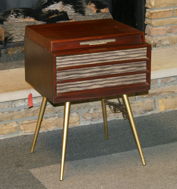 Vintage RCA portable record player  50353