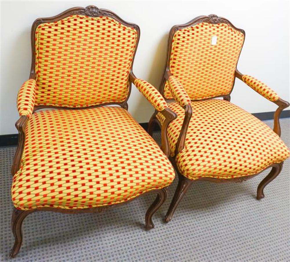 PAIR OF PROVINCIAL STYLE WALNUT 322163