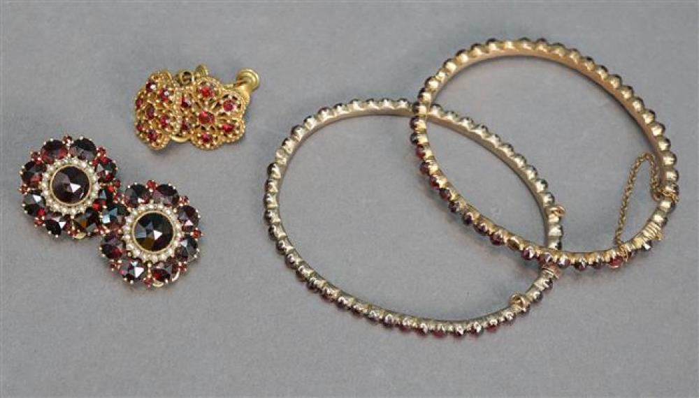 COLLECTION OF GARNET JEWELRYCollection