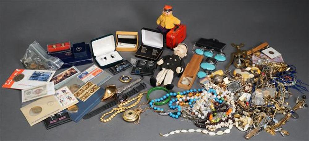 LARGE COLLECTION OF COSTUME JEWELRY