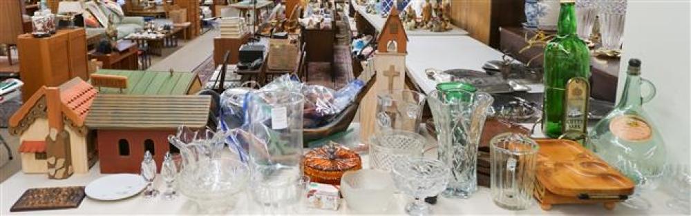 GROUP OF WOOD BUILDING, GLASS VASES,