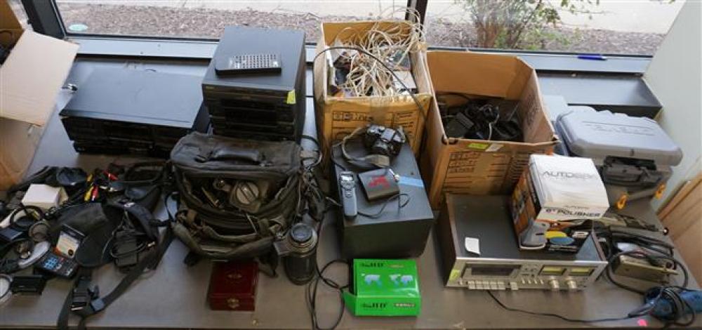 GROUP OF STEREO EQUIPMENT TOOLS 3223b4