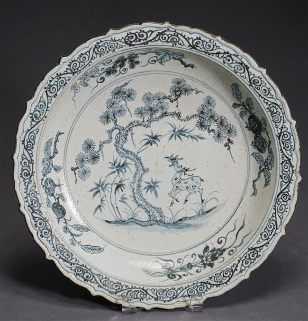 MING STYLE BLUE AND WHITE BASIN  322431