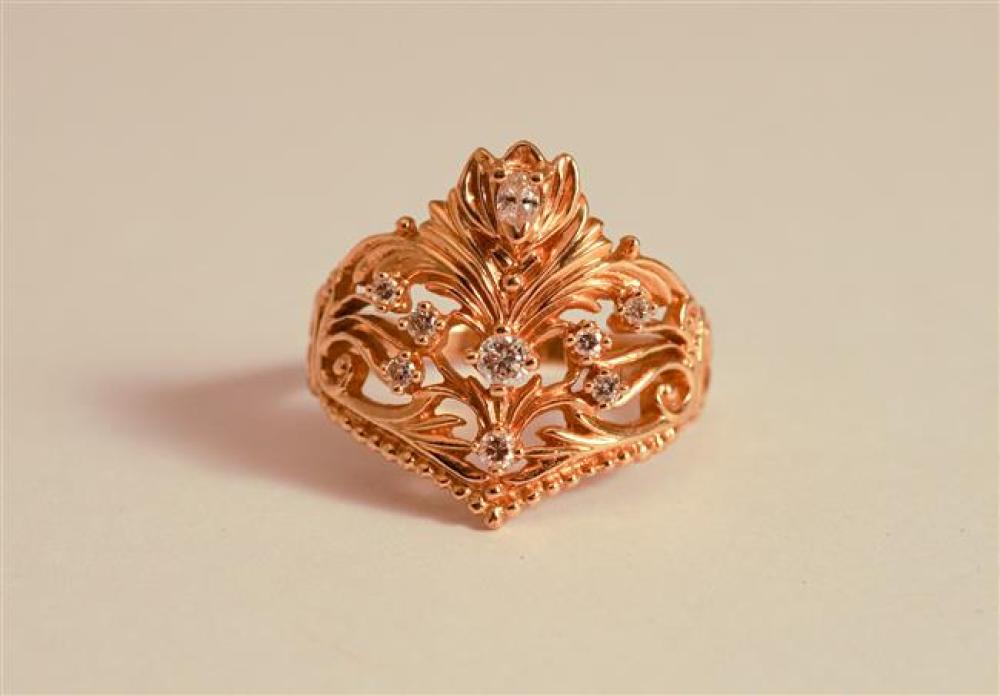 14 KARAT YELLOW GOLD DIAMOND RING,