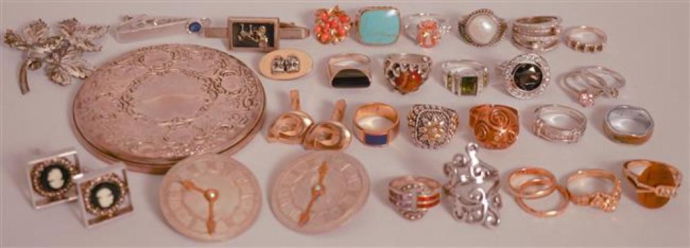 COLLECTION WITH TWENTY THREE SILVER 3226cd