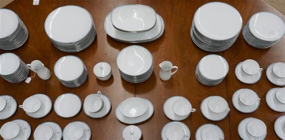 NORITAKE BLUETONE PATTERN 125-PIECE