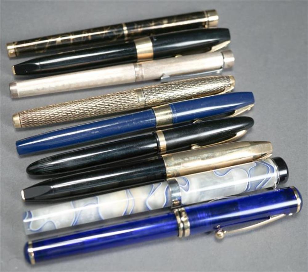 COLLECTION WITH NINE SHEAFFER S 3228dd