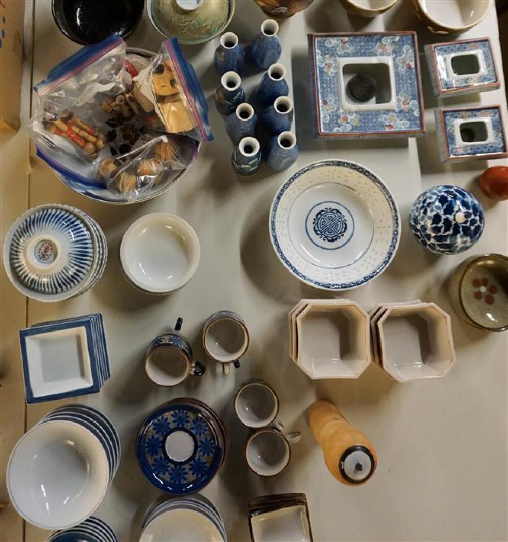 GROUP WITH JAPANESE POTTERY AND 322917