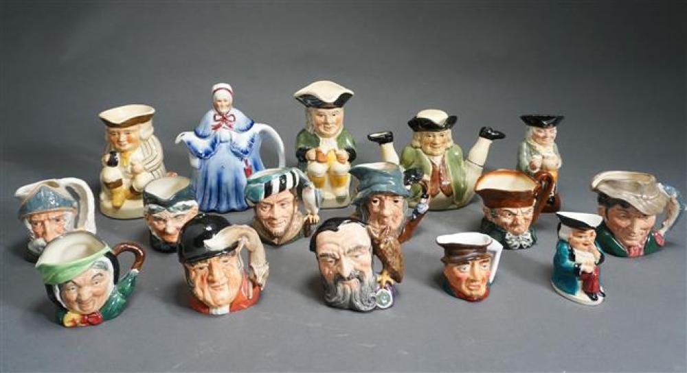 GROUP WITH SIXTEEN ROYAL DOULTON  322945