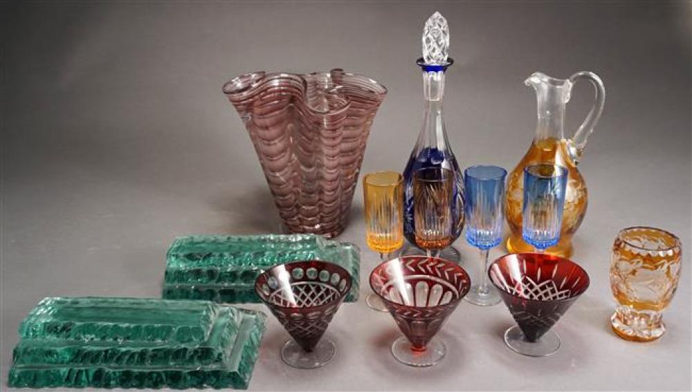 CONTEMPORARY WAVY GLASS VASE AND 3229af