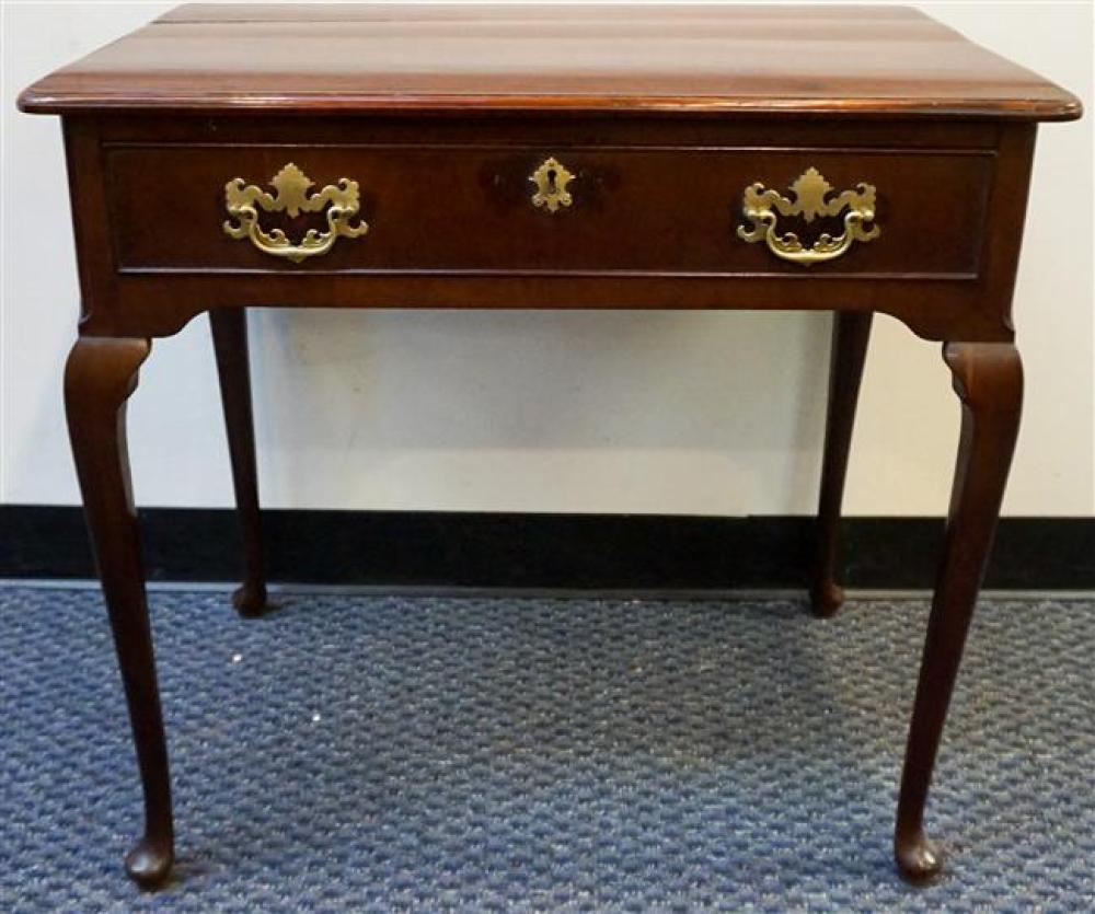 GEORGE III MAHOGANY DRESSING TABLE,