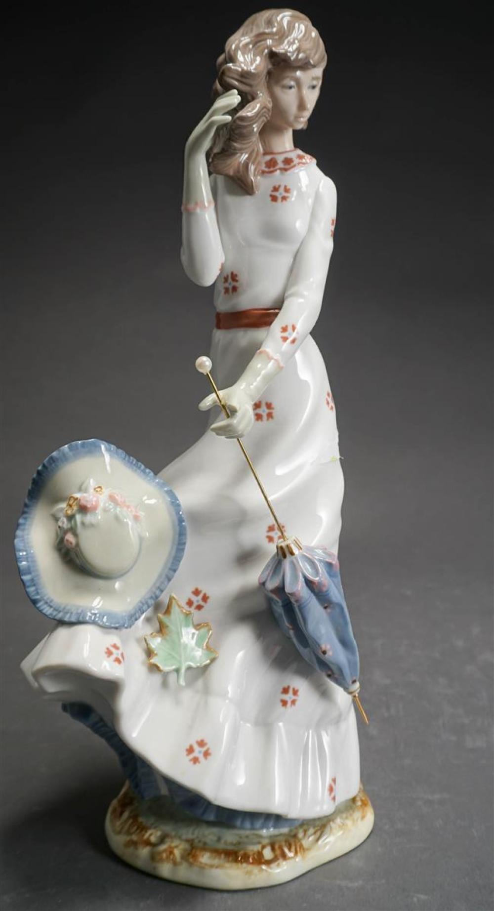 NAO PORCELAIN FIGURE OF LADY WITH 3229ef