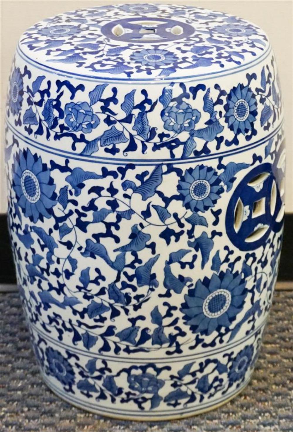 CHINESE BLUE AND WHITE PORCELAIN 3229f9