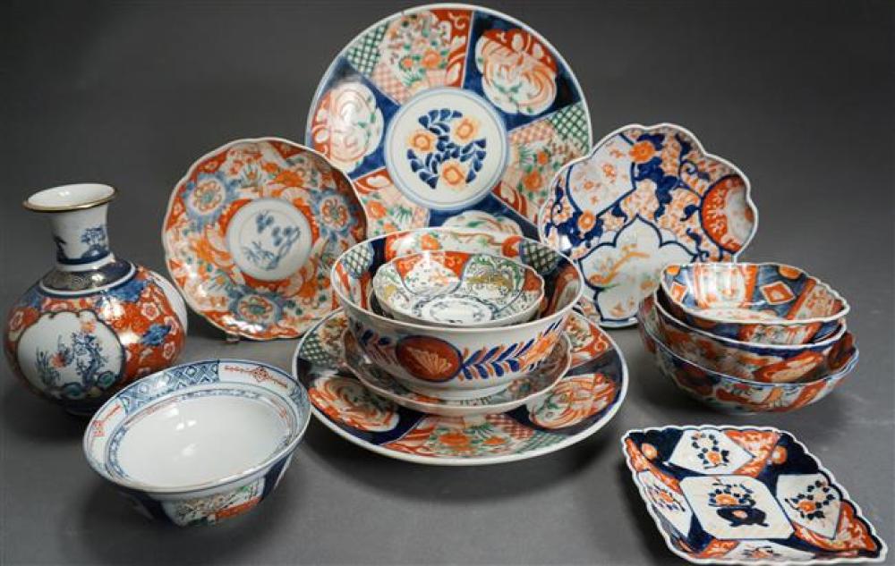 GROUP WITH JAPANESE IMARI TABLE