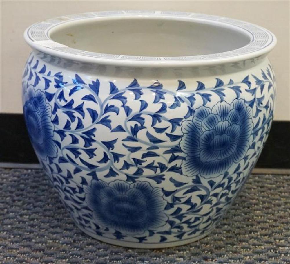 CHINESE BLUE AND WHITE PORCELAIN