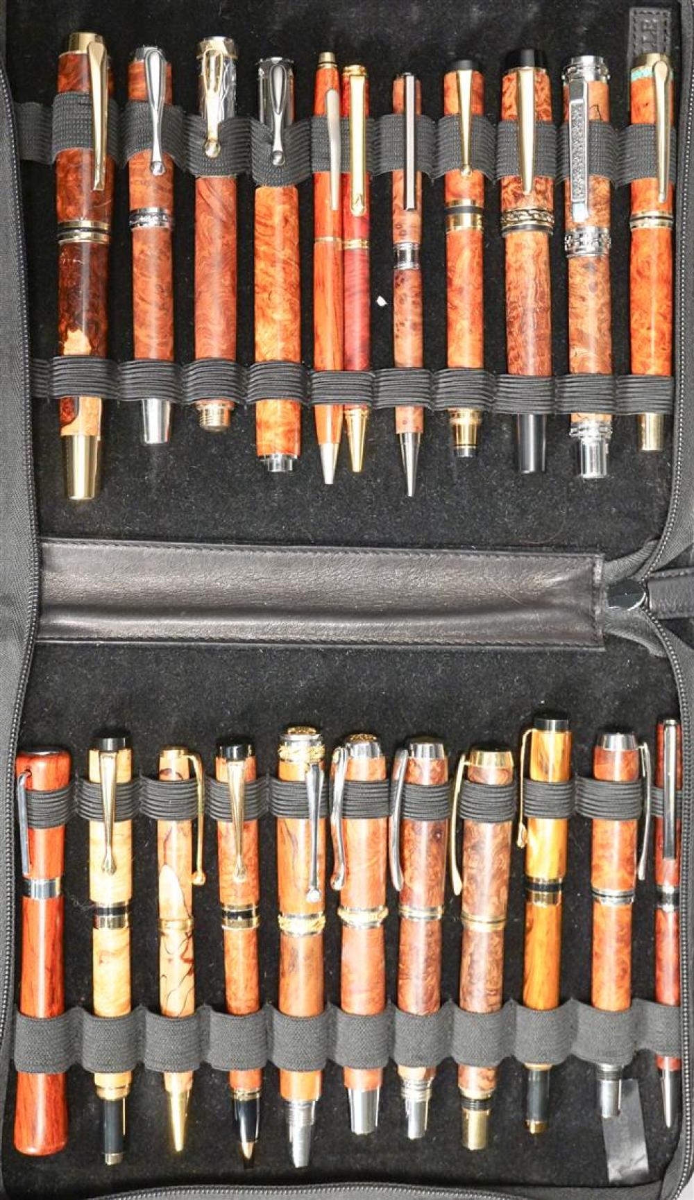 COLLECTION WITH TWENTY-TWO WOOD