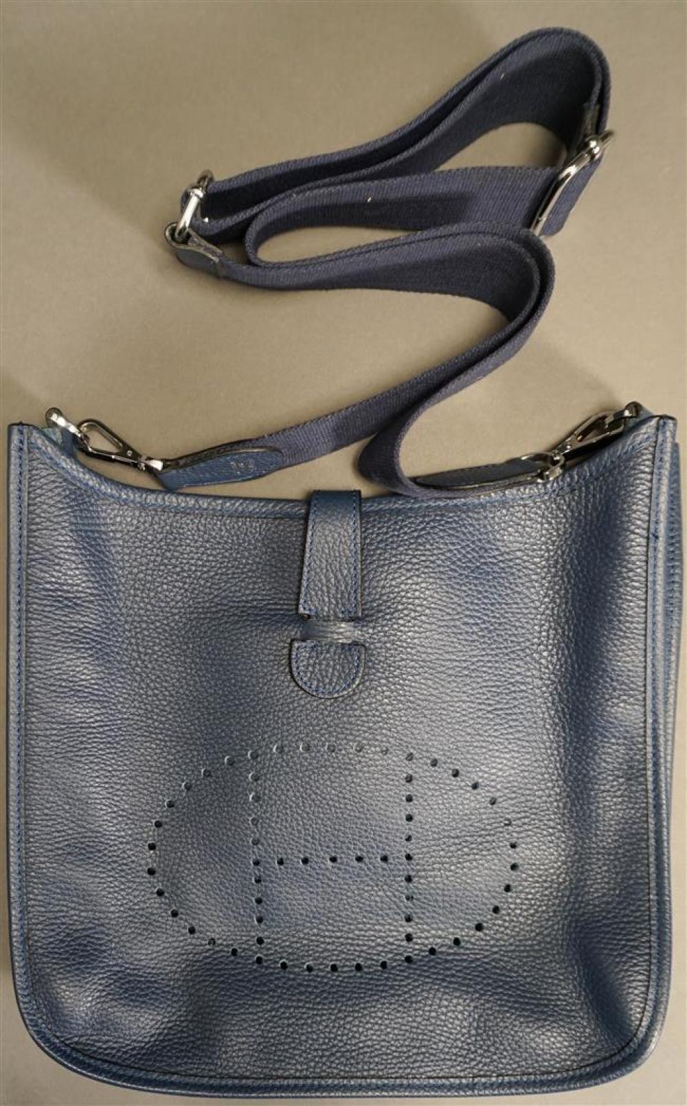 HERMES BLUE LEATHER SHOULDER BAGHermes 322a88