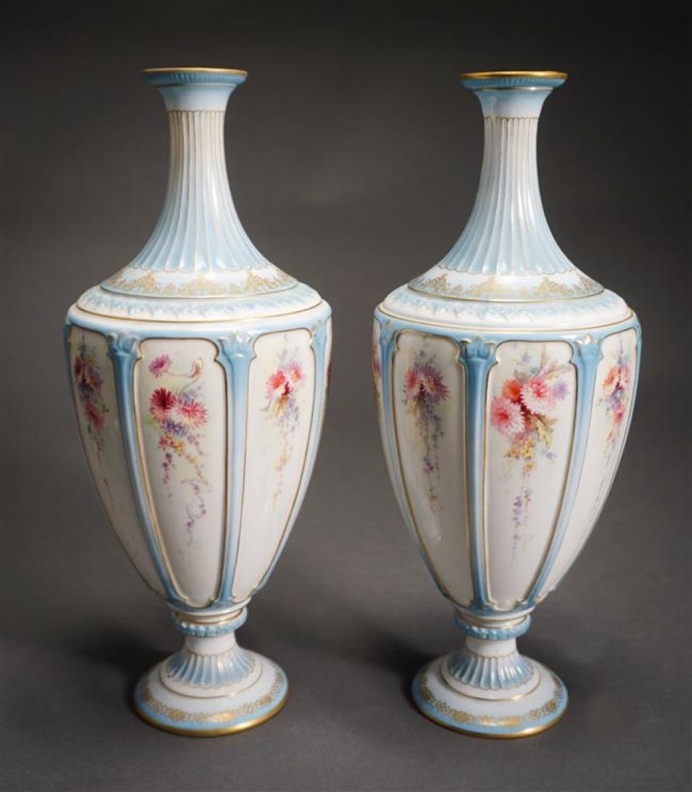 PAIR ROYAL WORCESTER FLORAL DECORATED 322aab