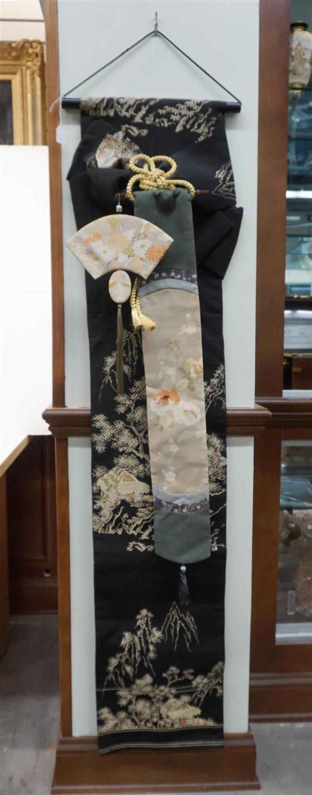 THREE JAPANESE CLOTH HANGINGSThree 322b5c