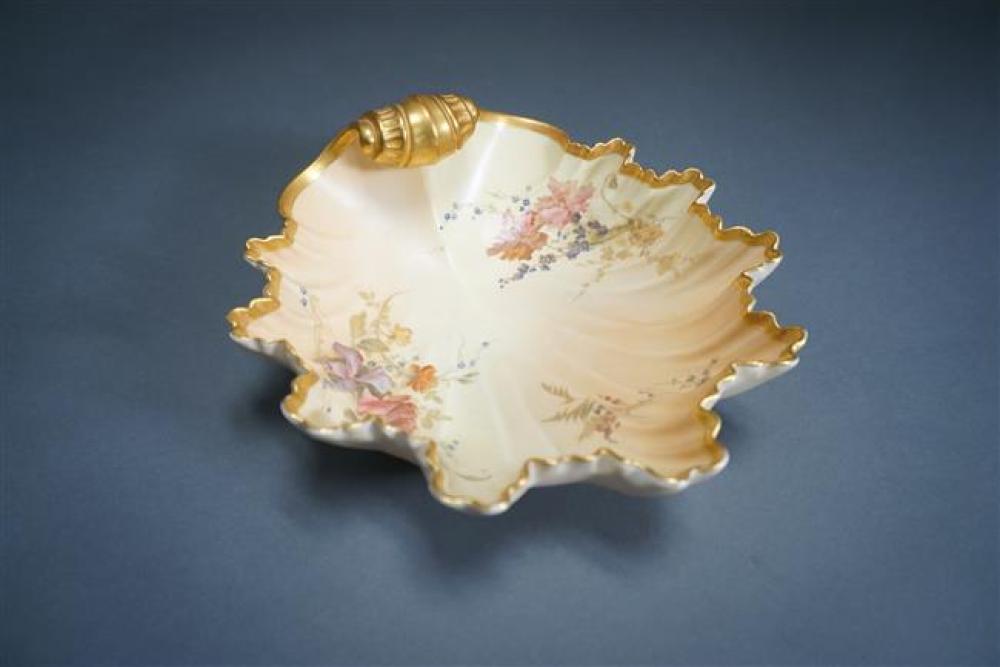 ROYAL WORCESTER DECORATED SHELL FORM 322cad