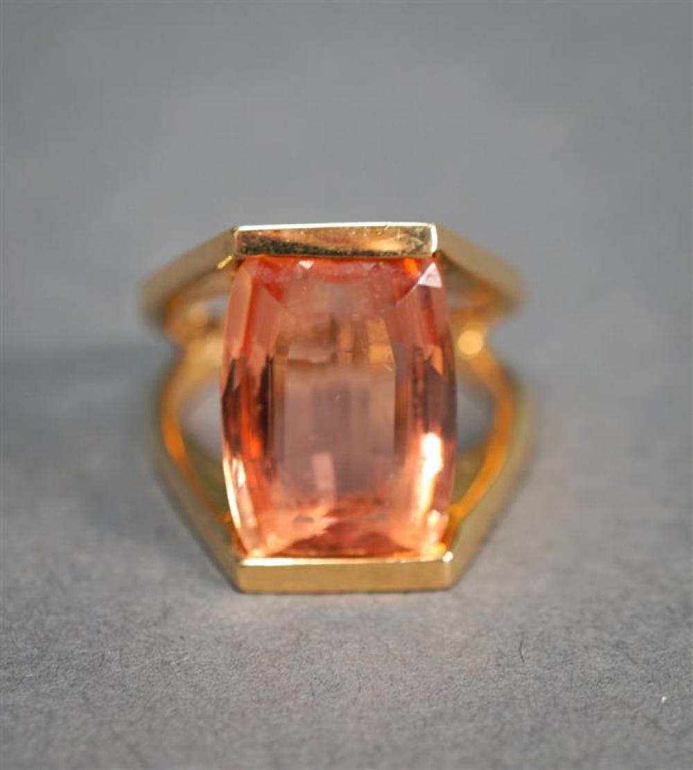 14-KARAT YELLOW-GOLD TOPAZ RING,