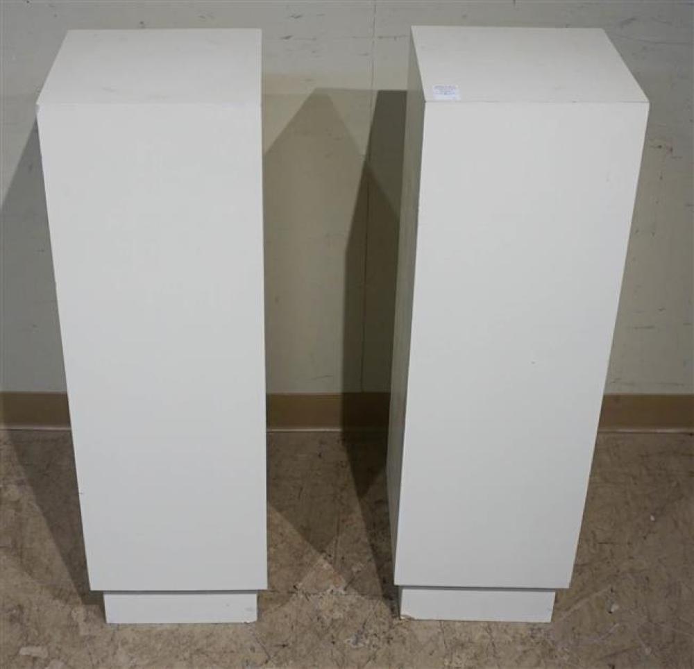 PAIR PAINTED WOOD PEDESTALS HEIGHT  322e54