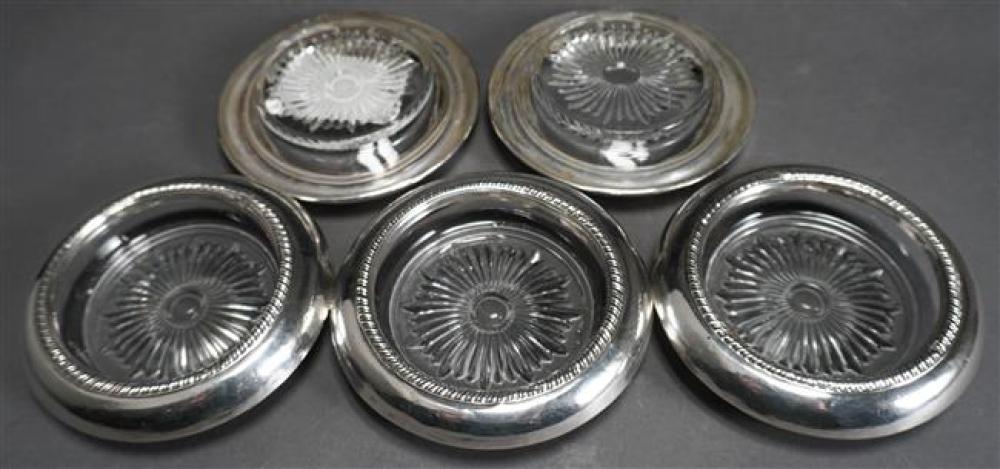 SET WITH FIVE PRESSED GLASS AND SILVER