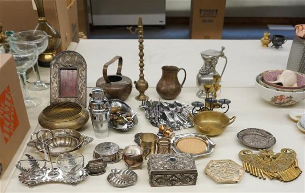 GROUP WITH ASSORTED SILVER PLATE  322f98