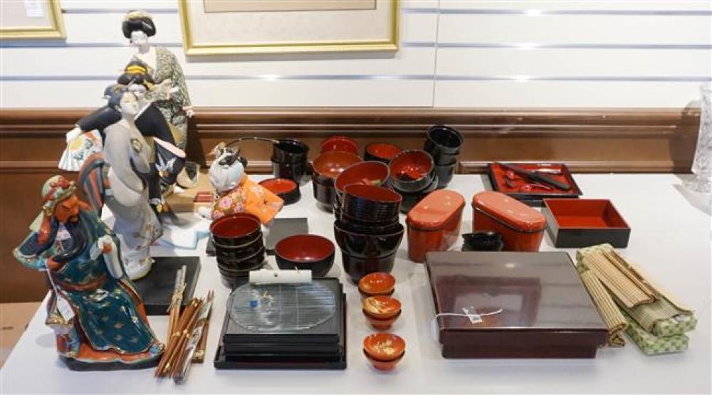 GROUP WITH JAPANESE LACQUER TABLE ARTICLES