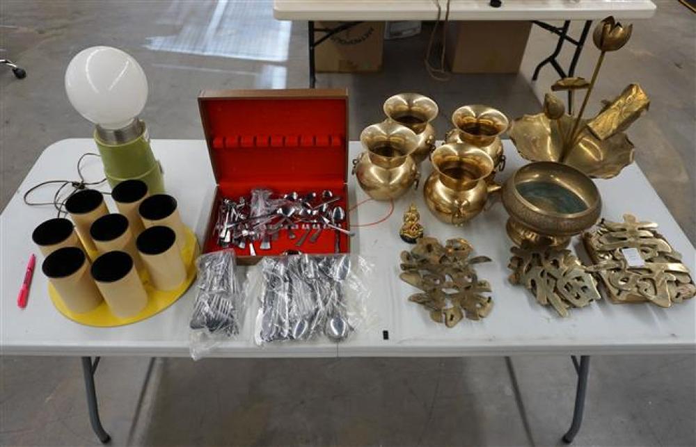 GROUP WITH BRASS TABLE ARTICLES