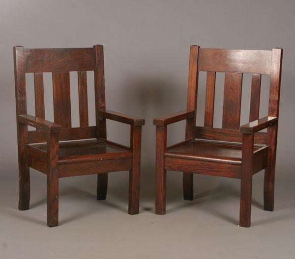 Pair Mission oak arm chairs 45 H 504cc