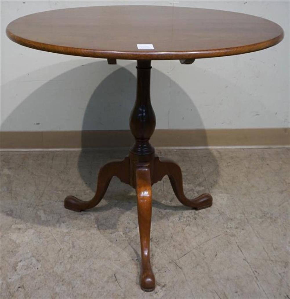 AMERICAN MAHOGANY TILT-TOP TABLE,