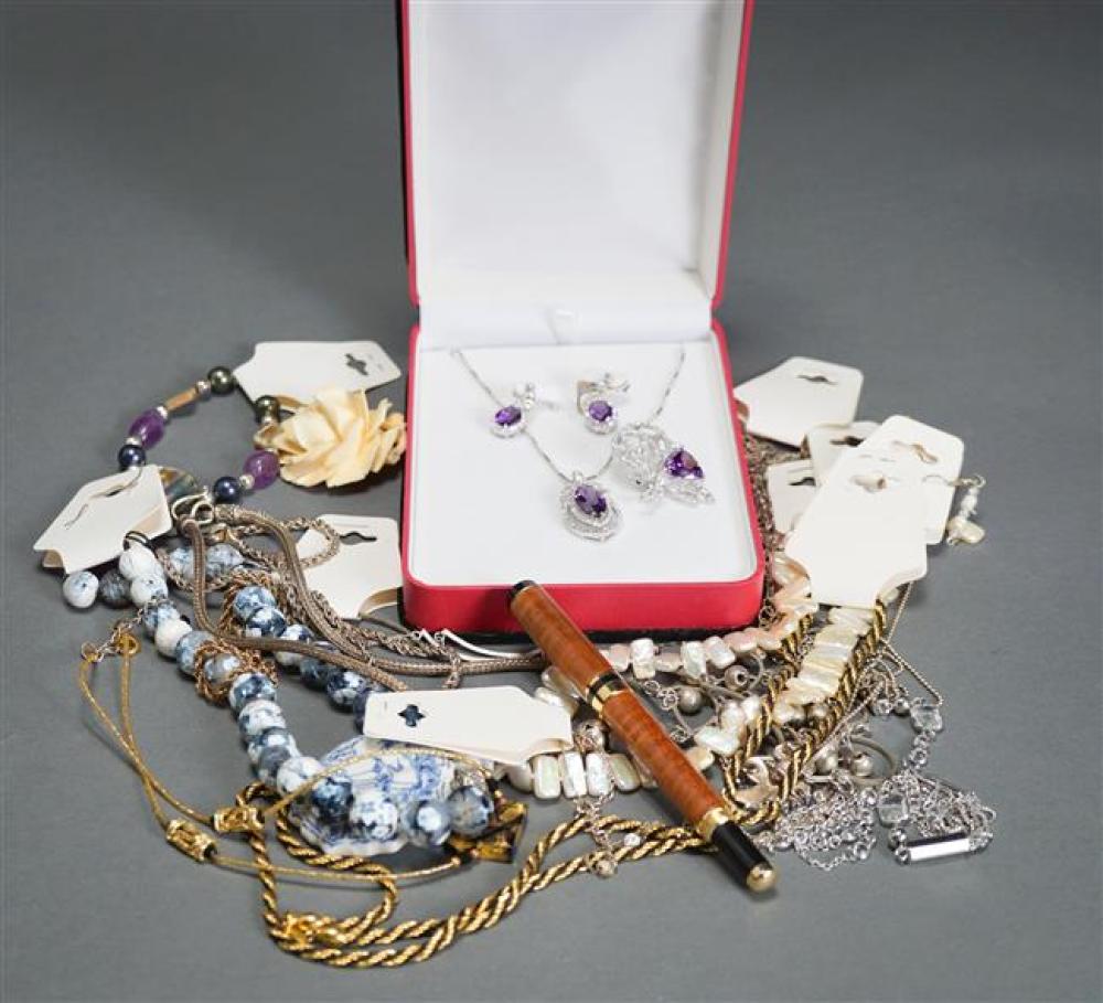 COLLECTION OF ASSORTED STERLING 323276