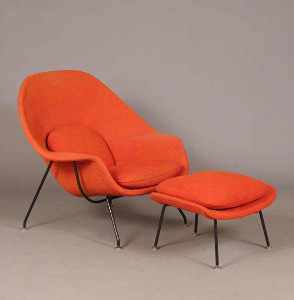 Eero Saarinen womb chair for Knoll.