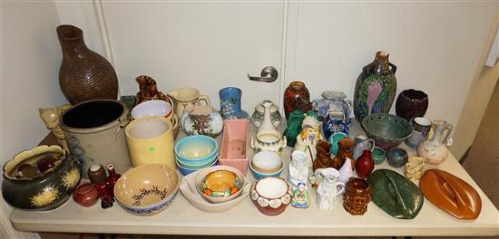 COLLECTION WITH MOSTLY CERAMIC TABLE