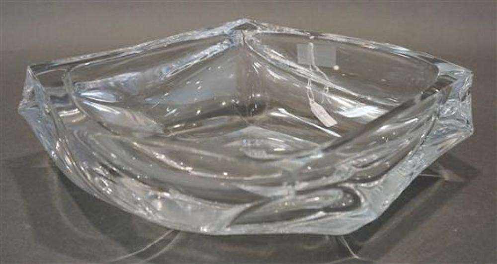 DAUM MOLDED GLASS CENTER BOWL,