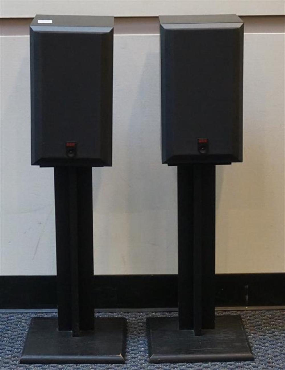 PAIR B W DM600 EBONIZED SHELF 320e43