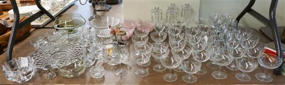 GROUP WITH GLASS AND CRYSTAL PLATES,