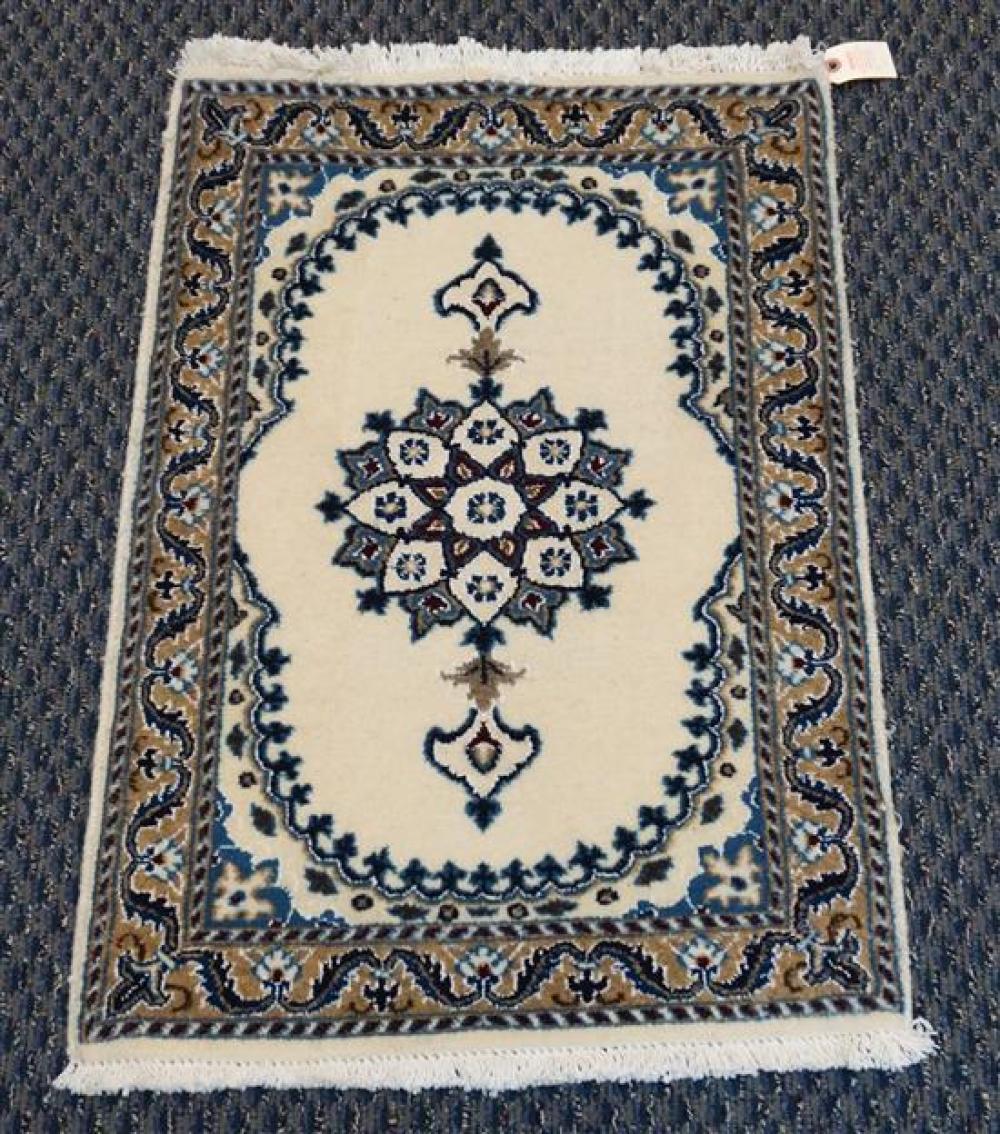 PERSIAN RUG 2 FT 10 IN X 1 FT 320f9d