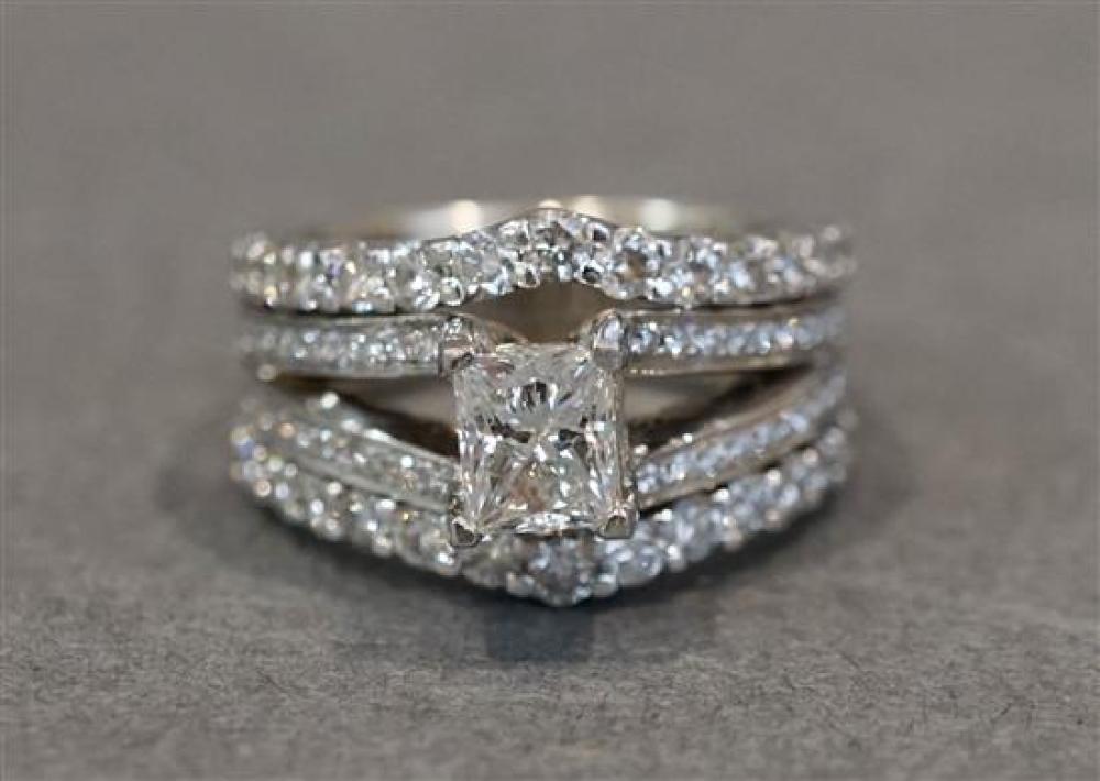 14-KARAT WHITE-GOLD DIAMOND RING,