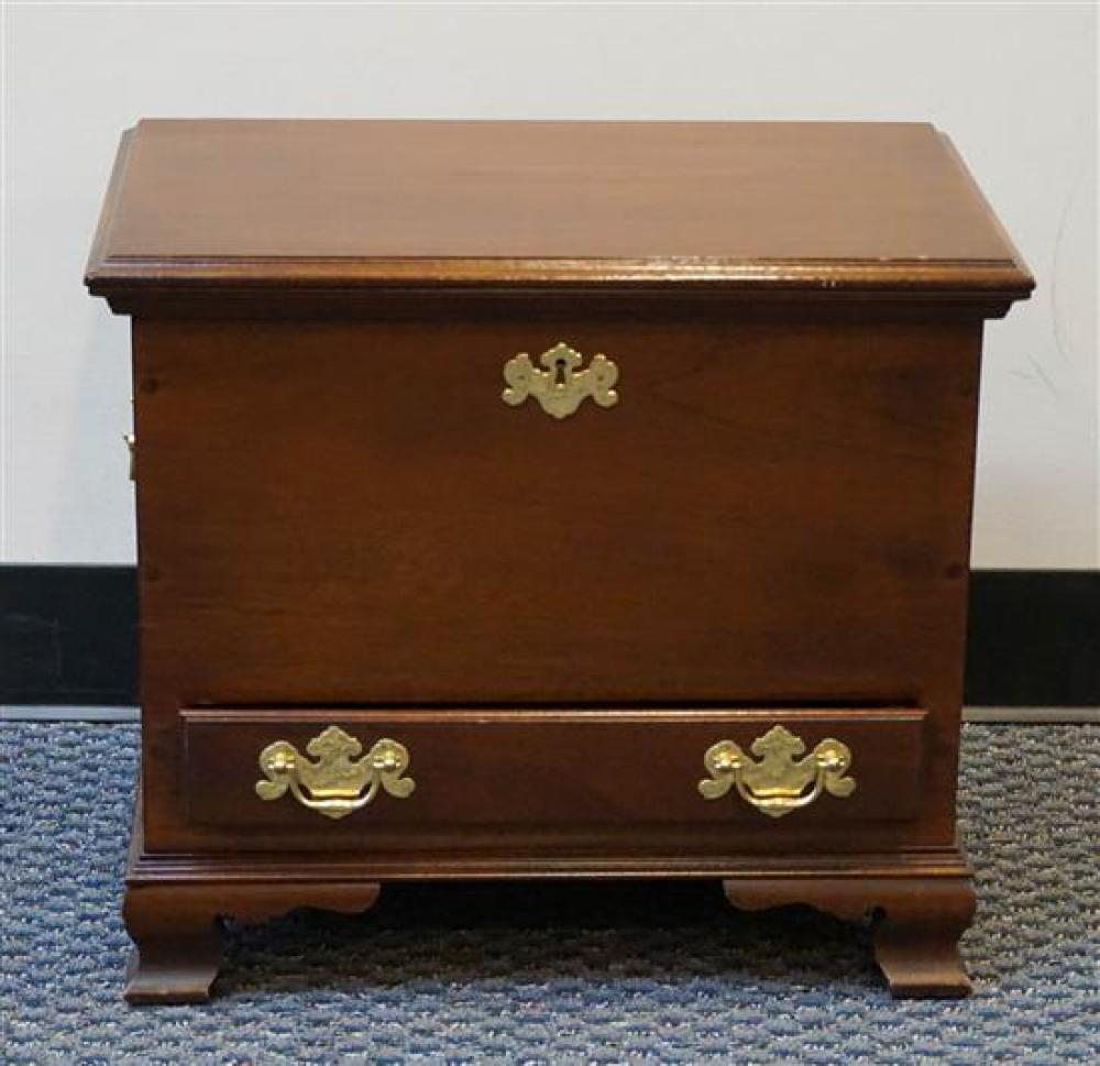 CHIPPENDALE STYLE MAHOGANY LIFT-TOP