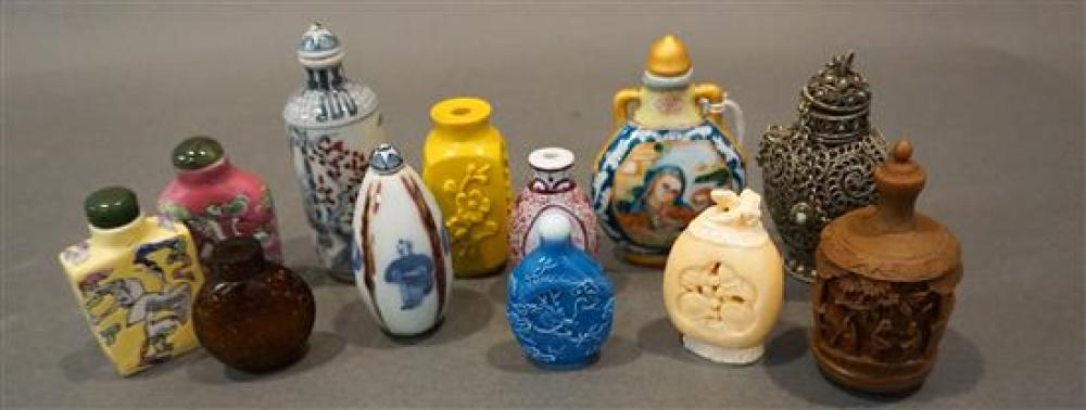 GROUP OF TWELVE CHINESE SNUFF BOTTLESGroup 3211e6