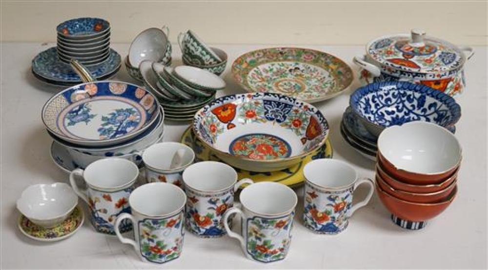 GROUP OF CHINESE AND JAPANESE PORCELAIN 321293