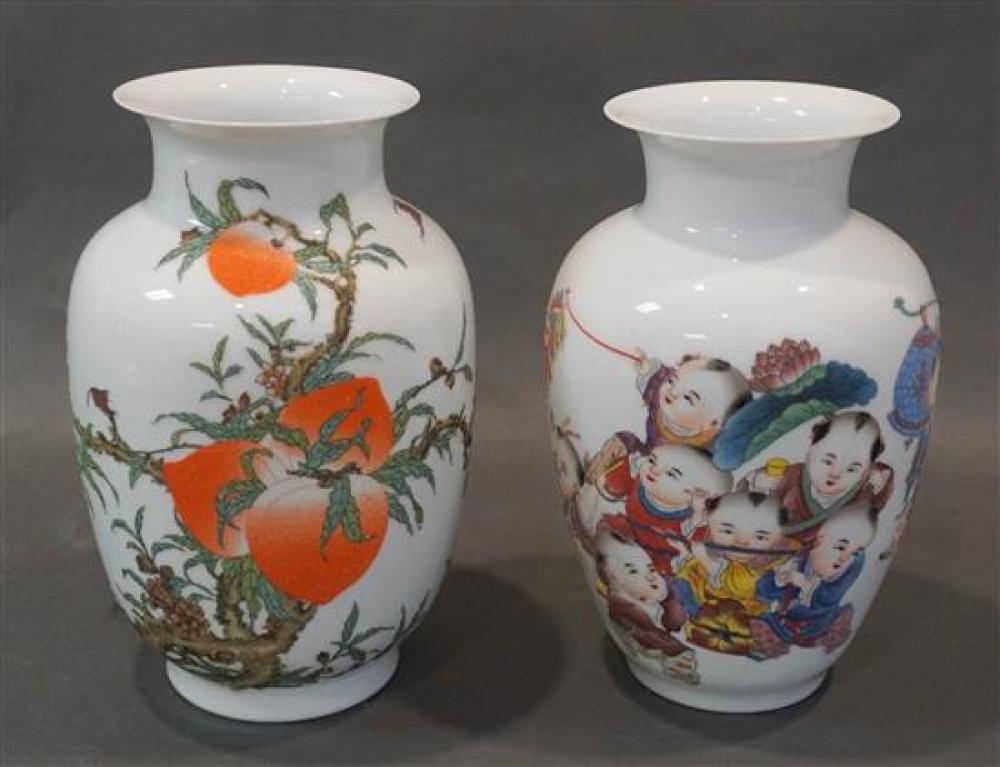 TWO CHINESE DECORATED PORCELAIN 32129d
