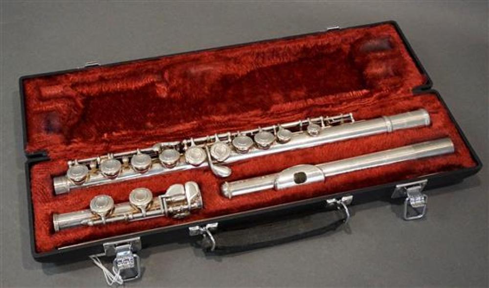 YAMAHA CHROME FLUTE WITH CASEYamaha 321445