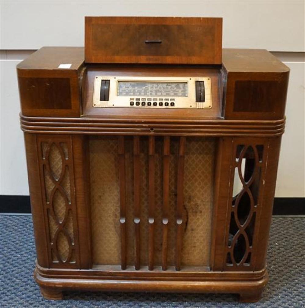 PHILCO WALNUT CONSOLE SHORTWAVE RADIO,