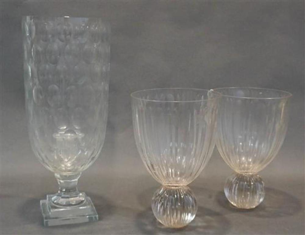 CONTEMPORARY TALL GLASS CANDLEHOLDER 3214cc