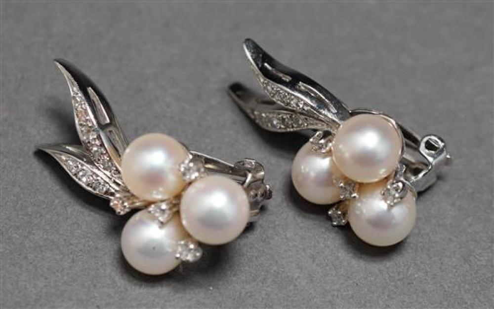 PAIR 14 KARAT WHITE GOLD PEARL 32152d