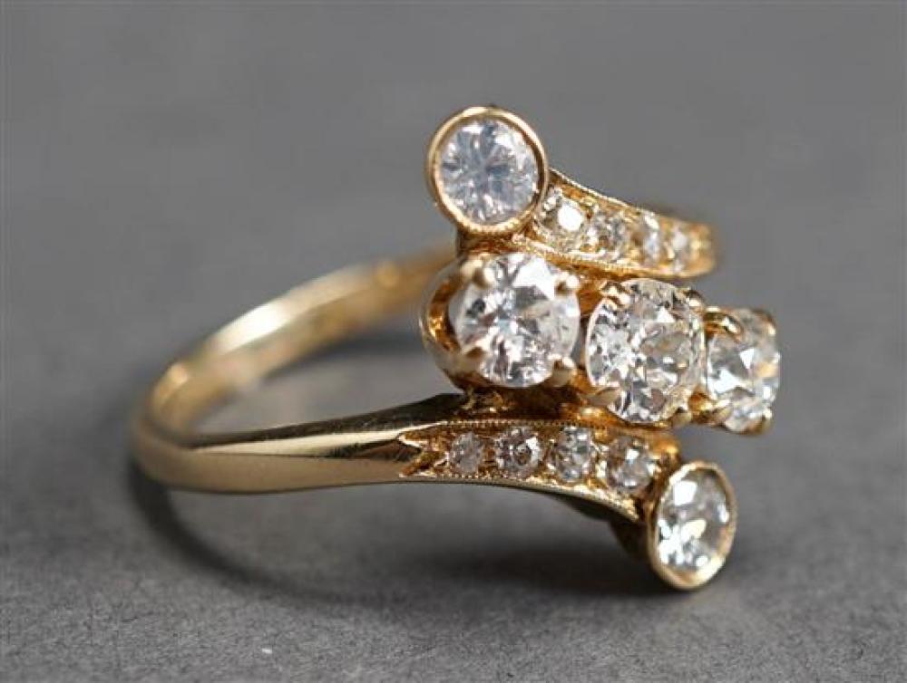 14 KARAT YELLOW GOLD DIAMOND RING  3216c9