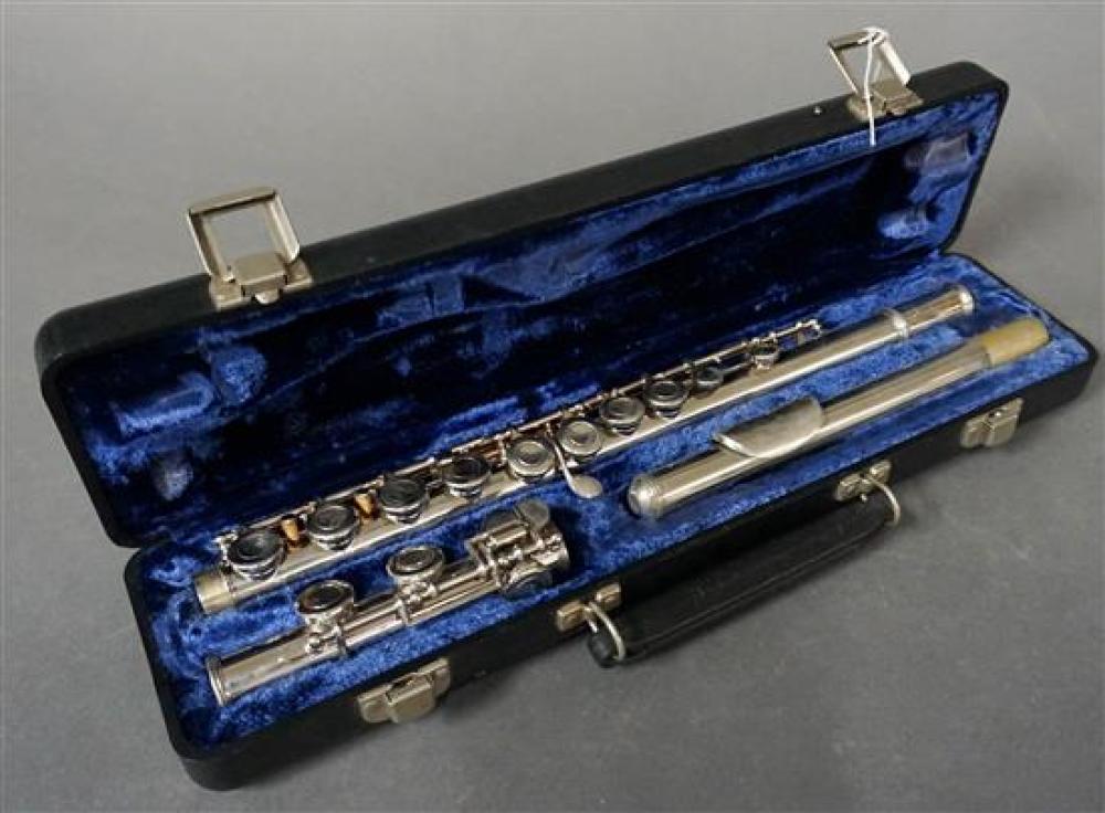 ARMSTRONG CHROME PLATED FLUTE WITH